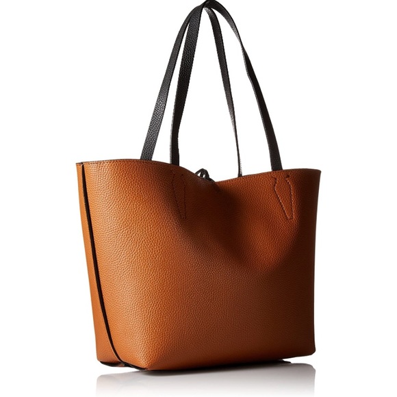 🖤⭐️🤎GUESS BOBBI INSIDE OUT REVERSIBLE TOTE. - Picture 9 of 11